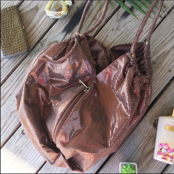 Daisy Fuentes Handbags - SALE🛑Daisy Fuentes Copper Snakeskin Hobo Bag